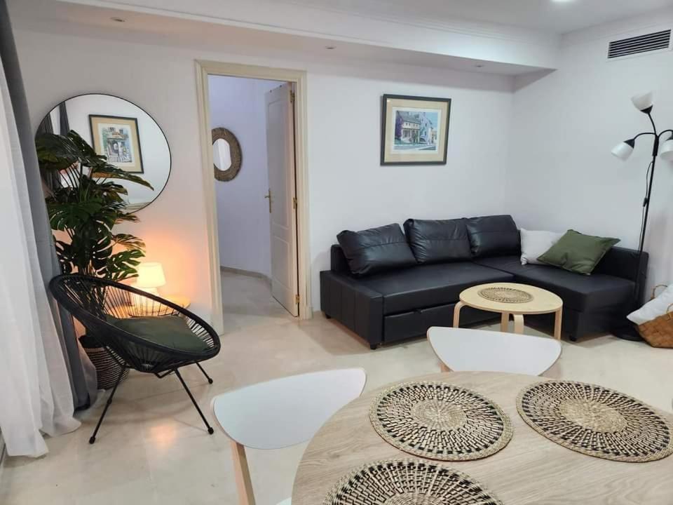 Apartment Beachfront Accommodation Estepona Zewnętrze zdjęcie
