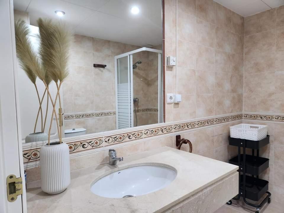 Apartment Beachfront Accommodation Estepona Zewnętrze zdjęcie
