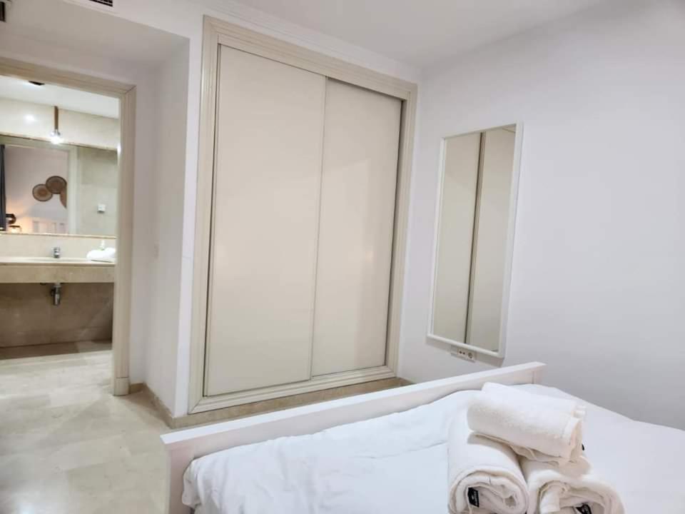 Apartment Beachfront Accommodation Estepona Zewnętrze zdjęcie