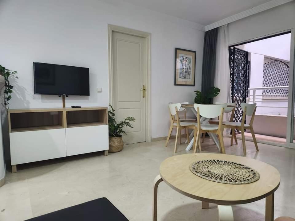 Apartment Beachfront Accommodation Estepona Zewnętrze zdjęcie