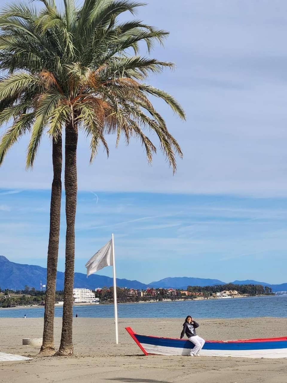 Apartment Beachfront Accommodation Estepona Zewnętrze zdjęcie
